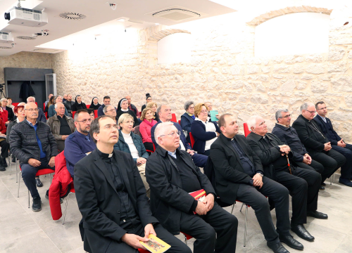 U Šibeniku predstavljena knjiga 'Mamma Schiavona iliti Majka Božja hrvatska'