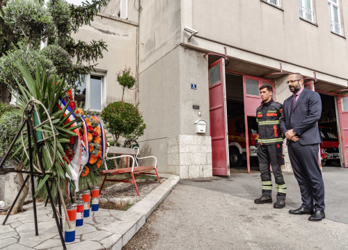Polaganjem vijenaca ispred vatrogasnog doma obilježen sv. Florijan