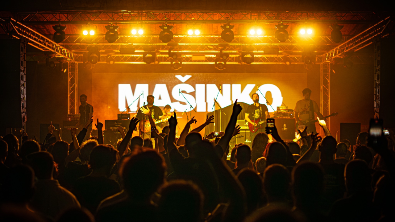 Mašinko prvi put u Azimutu: Punk rock za glasnu subotu u Šibeniku