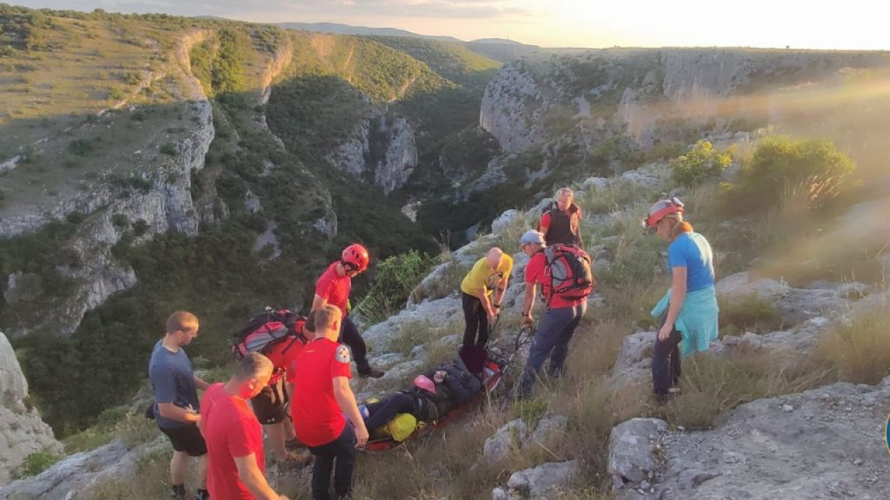 Šibenski HGSS-ovci iz kanjona Čikole izvukli ozlijeđenu ženu
