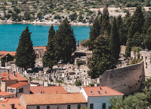 Groblje sv. Ane neće se zaključavati, a Grad će svu djecu smjestiti u vrtiće