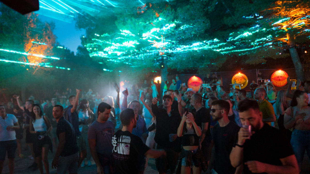 Dobar House otvara ljetnu sezonu uz Radio Slavea, M-Higha, The Checkupa i 10-ak lokalnih imena!