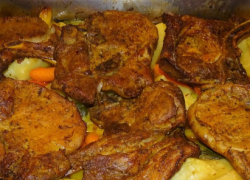 Fini svinjski kotleti s krumpirima iz pećnice