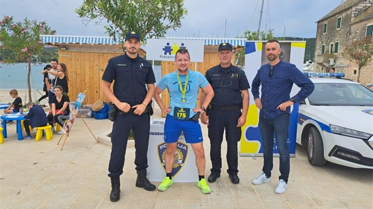 Policajci na utrci u Primoštenu kampanjom 'Budi zakon!' tražili buduće kolege