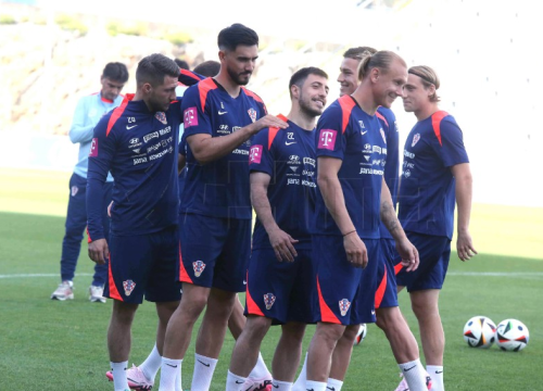 'Vatreni' odradili prvi trening