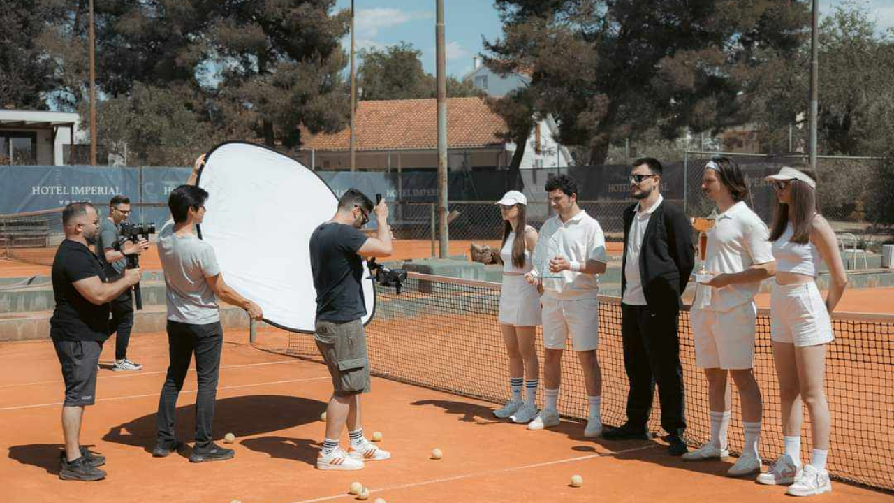 BluVinil izbacio slatki ljetni hit na temu zvijeri i hidrogena, redatelj spota Dugandžić otkriva nam zašto su odlični