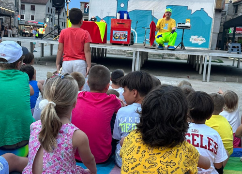 Fotografija 3 - Klaun Spartanko oduševio najmlađe Pirovčane