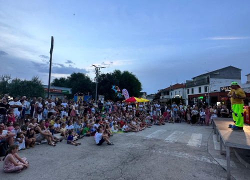 Fotografija 6 - Klaun Spartanko oduševio najmlađe Pirovčane