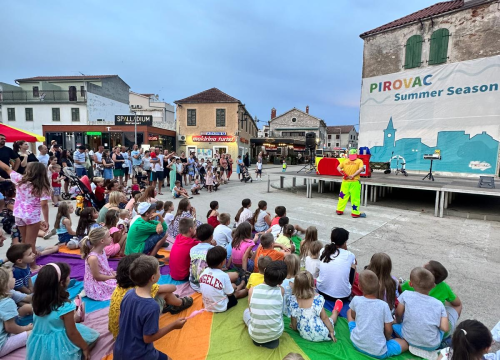 Fotografija 9 - Klaun Spartanko oduševio najmlađe Pirovčane