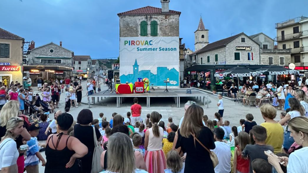 Klaun Spartanko oduševio najmlađe Pirovčane