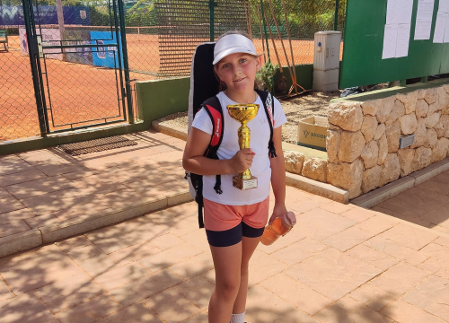 Fotografija 12 - Mlada šibenska tenisačica Lara Meri Zorčić srebrna na festivalskom turniru