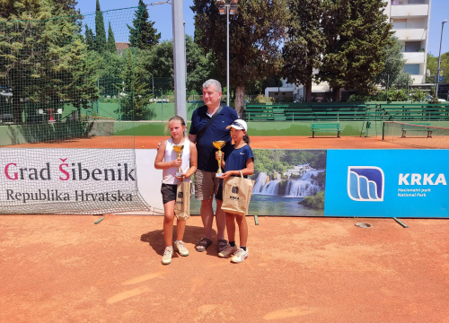 Fotografija 19 - Mlada šibenska tenisačica Lara Meri Zorčić srebrna na festivalskom turniru