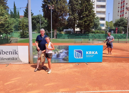 Fotografija 21 - Mlada šibenska tenisačica Lara Meri Zorčić srebrna na festivalskom turniru