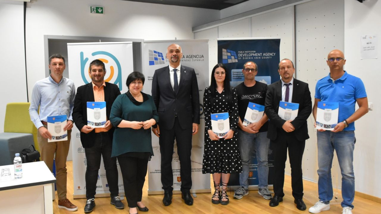 Župan potpisao ugovore vrijedne preko 200 tisuća eura, sufinancirat će 16 projekata u županiji