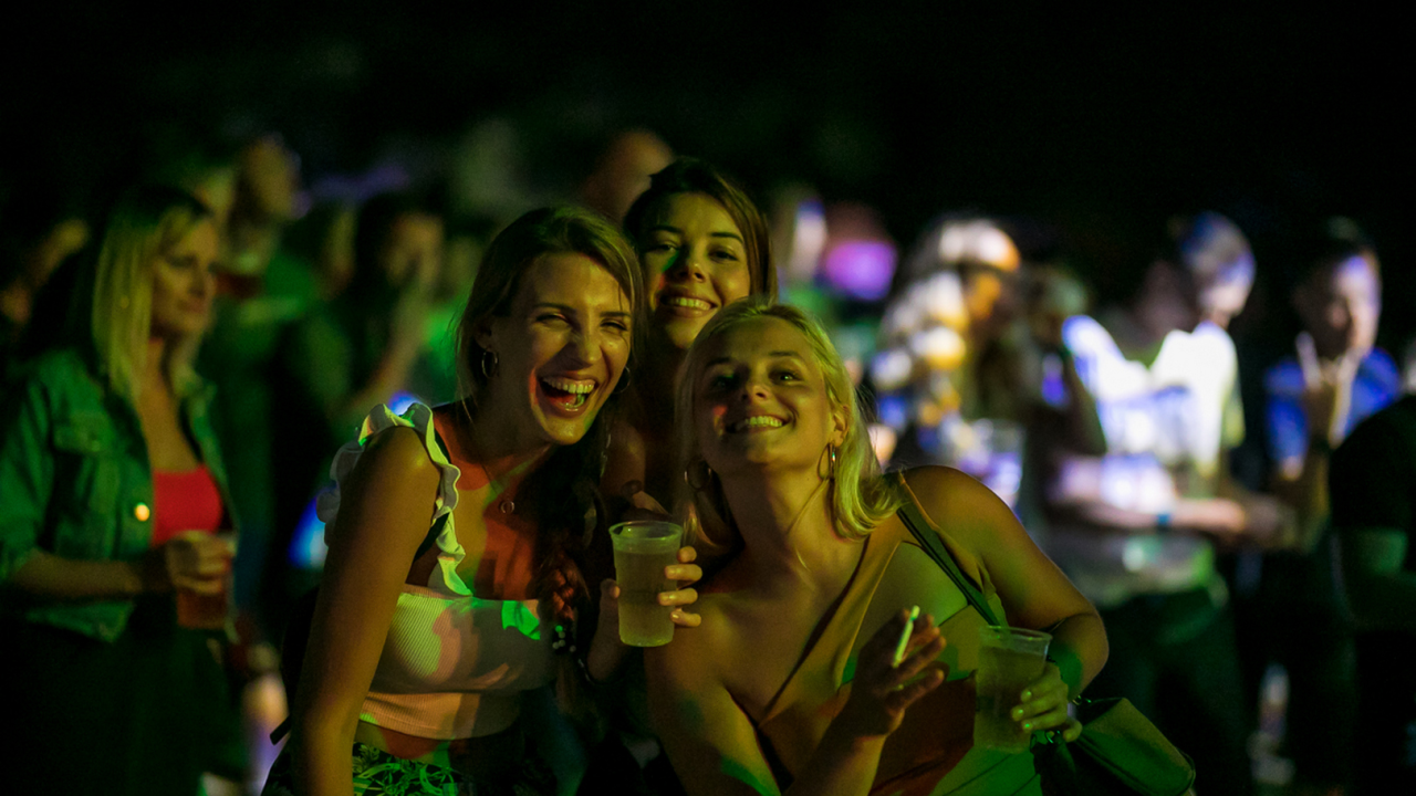 Regius objavio lineup po danima, dnevne karte i najavio večerašnji party u Tunelu