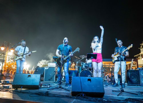 Fotografija 2 - Vodički portal ima odlične fotke sa sinoćnje fešte u Tribunju i štos sugestiju načelniku