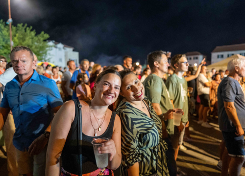 Fotografija 5 - Vodički portal ima odlične fotke sa sinoćnje fešte u Tribunju i štos sugestiju načelniku