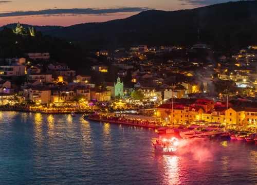 Fotografija 10 - Vodički portal ima odlične fotke sa sinoćnje fešte u Tribunju i štos sugestiju načelniku