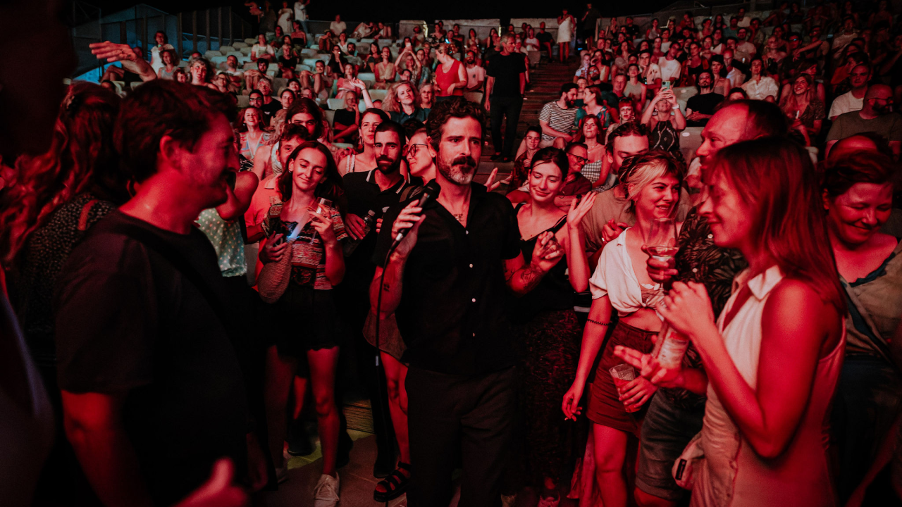 Devendra Banhart na sv.Mihovilu rasplesao publiku već prvom pjesmom: 'Ovo mjesto je pravi dragulj'