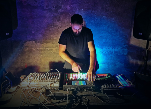 Večeras još jedna odlična zabava u Tunelu nakon koncerta na Tvrđavi sv. Mihovila