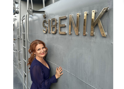 Šibenska balada postaje zaštitni znak Šansone, s njom će početi i završiti