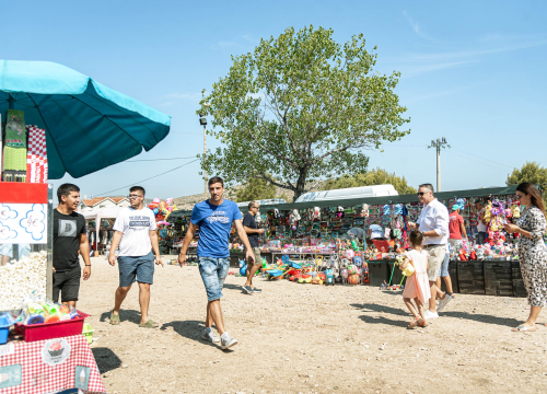 Fotografija 48 - Velik broj vjernika okupio se u marijanskom svetištu u Vrpolju: Misu predvodio biskup Rogić