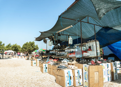 Fotografija 59 - Velik broj vjernika okupio se u marijanskom svetištu u Vrpolju: Misu predvodio biskup Rogić