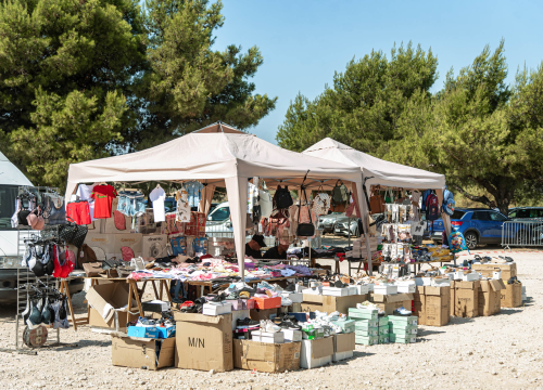 Fotografija 60 - Velik broj vjernika okupio se u marijanskom svetištu u Vrpolju: Misu predvodio biskup Rogić