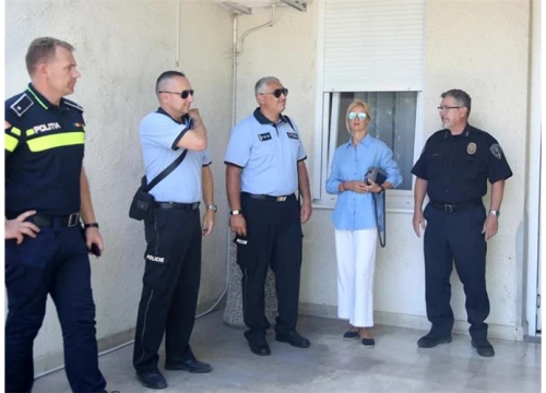 Fotografija 2 - Po Šibeniku i županiji ordiniraju policajci iz SAD, Češke, Sjeverne Makedonije i Rumunjske
