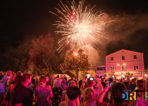Drniška fešta: Drnišani i njihovi gosti feštali na koncertu Rišpeta