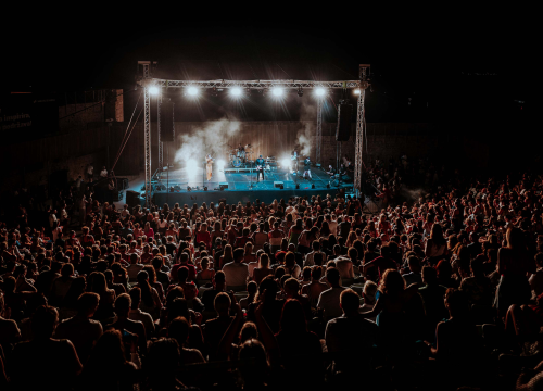 Fotografija 2 - Silente ‘pronašli način’ i raspjevali rasprodanu tvrđavu sv. Mihovila
