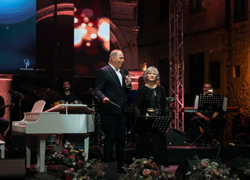 Ikona hrvatske glazbe Meri Cetinić zablistala na pozornici prve večeri Dalmatinske Šansone