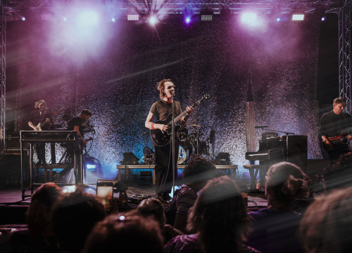 Fotografija 2 - Editorsi održali fantastičan koncert u Šibeniku, nije ih omeo ni vjetar ni kiša