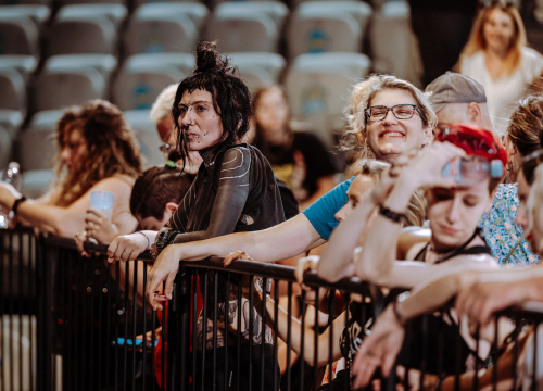 Fotografija 21 - Editorsi održali fantastičan koncert u Šibeniku, nije ih omeo ni vjetar ni kiša