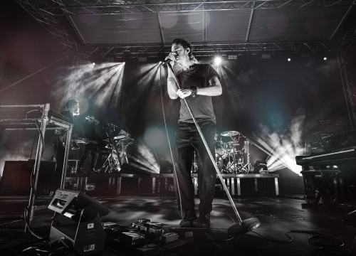 Fotografija 32 - Editorsi održali fantastičan koncert u Šibeniku, nije ih omeo ni vjetar ni kiša