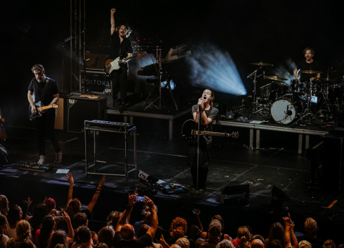 Fotografija 51 - Editorsi održali fantastičan koncert u Šibeniku, nije ih omeo ni vjetar ni kiša