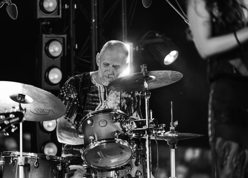 Fotografija 28 - Black Coffee i Ana Uršula Najev na rasprodanom Baroneu: Spoj mladosti i iskustva