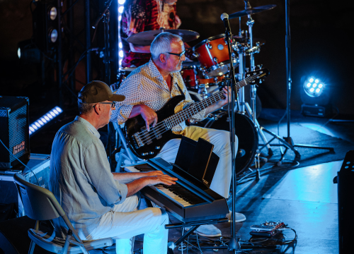 Fotografija 31 - Black Coffee i Ana Uršula Najev na rasprodanom Baroneu: Spoj mladosti i iskustva