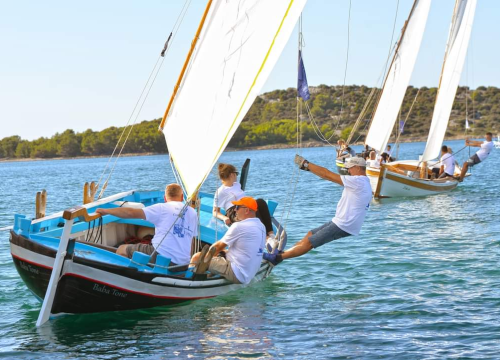 Ove nedjelje na otvorenju 27. Dana Latinskog idra očekuje vas nastup grupe Dalmatino