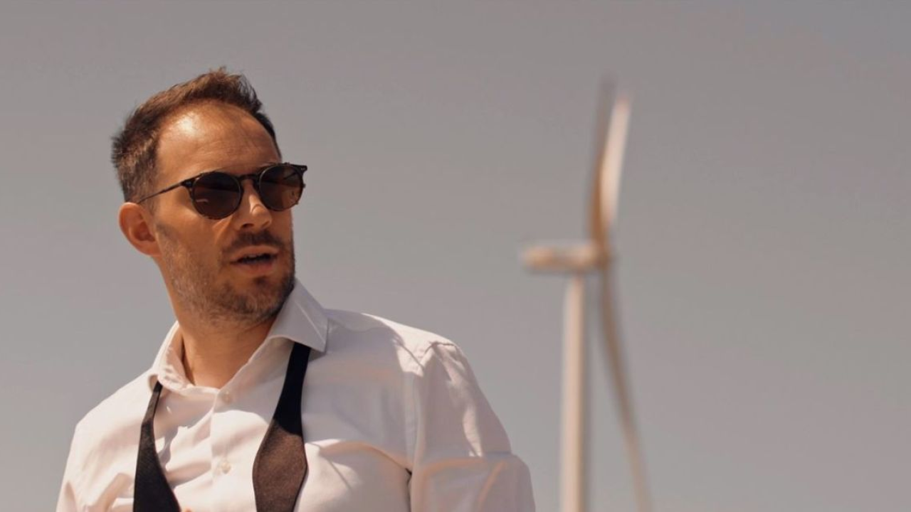 Filip Hozjak predstavio spot za svoj prvi solo singl 'Obale dvije' kojega je predstavio na Šansoni