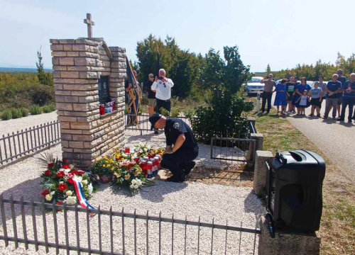 Fotografija 3 - Obilježena 30. godišnjica pogibije hrvatskih branitelja Tomislava Karduma i Šime Džepine