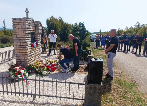 Fotografija 6 - Obilježena 30. godišnjica pogibije hrvatskih branitelja Tomislava Karduma i Šime Džepine