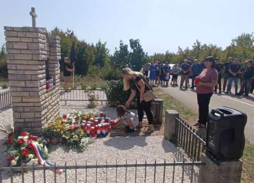 Fotografija 11 - Obilježena 30. godišnjica pogibije hrvatskih branitelja Tomislava Karduma i Šime Džepine