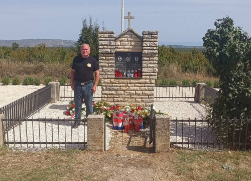 Fotografija 12 - Obilježena 30. godišnjica pogibije hrvatskih branitelja Tomislava Karduma i Šime Džepine