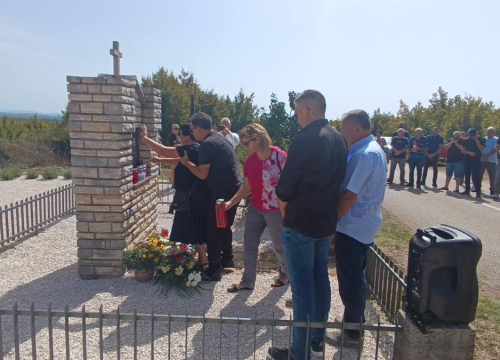 Fotografija 13 - Obilježena 30. godišnjica pogibije hrvatskih branitelja Tomislava Karduma i Šime Džepine