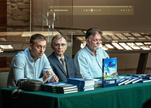 Predstavljena monografija 'Pravo na dom' Branka Peke