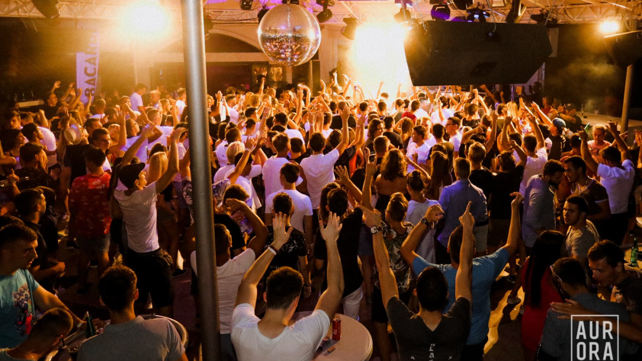 Ne propustite koncert Alena Vitasovića večeras u Aurori