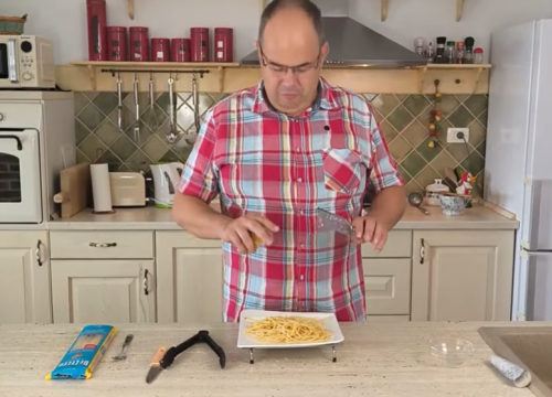 Obiteljska kužina by Ivo Kronja: Špageti Cacio e Pepe, savršenstvo od samo tri sastojka