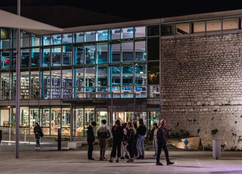 U knjižnici predstavljanje knjige komičarke Marijane Perinić 'Sve što su mi prešutili o muškarcima i ženama'