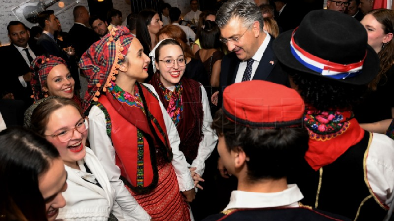 Plenković u Chicagu: Hrvatski etnički institut čuva "sjajnu građu"